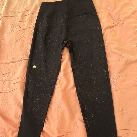 LuluLemon leggings - Picture 3 of 4